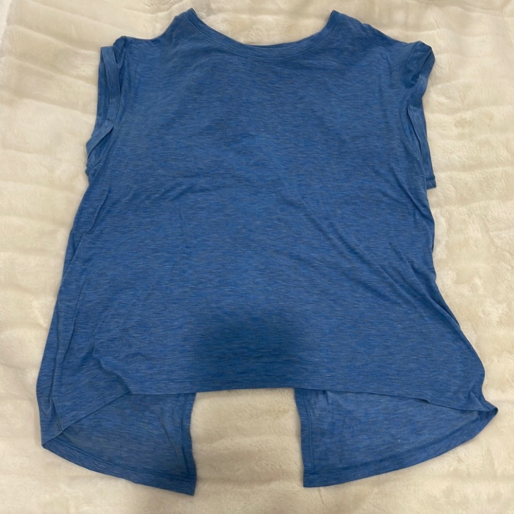 Women’s lululemon top. Sz 6